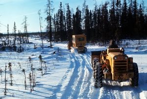 800px-American_construction_machines_in_Alaska,_1973